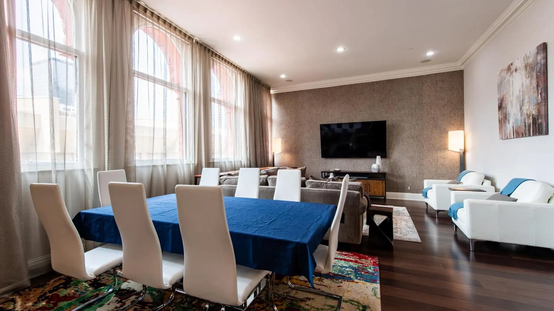Apartment Luxe Louisville Condo~King Br~Near Yum Center