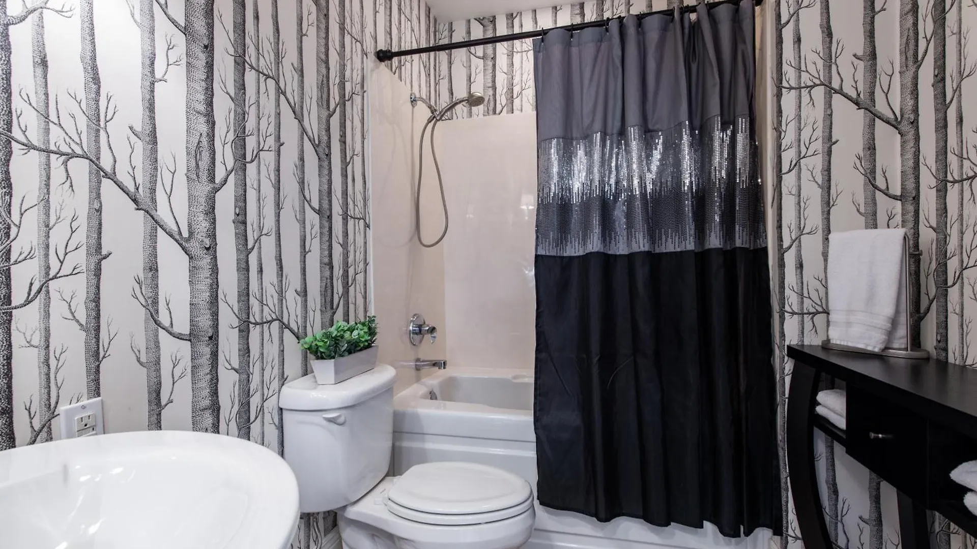 Luxe Louisville Condo~King Br~Near Yum Center United States