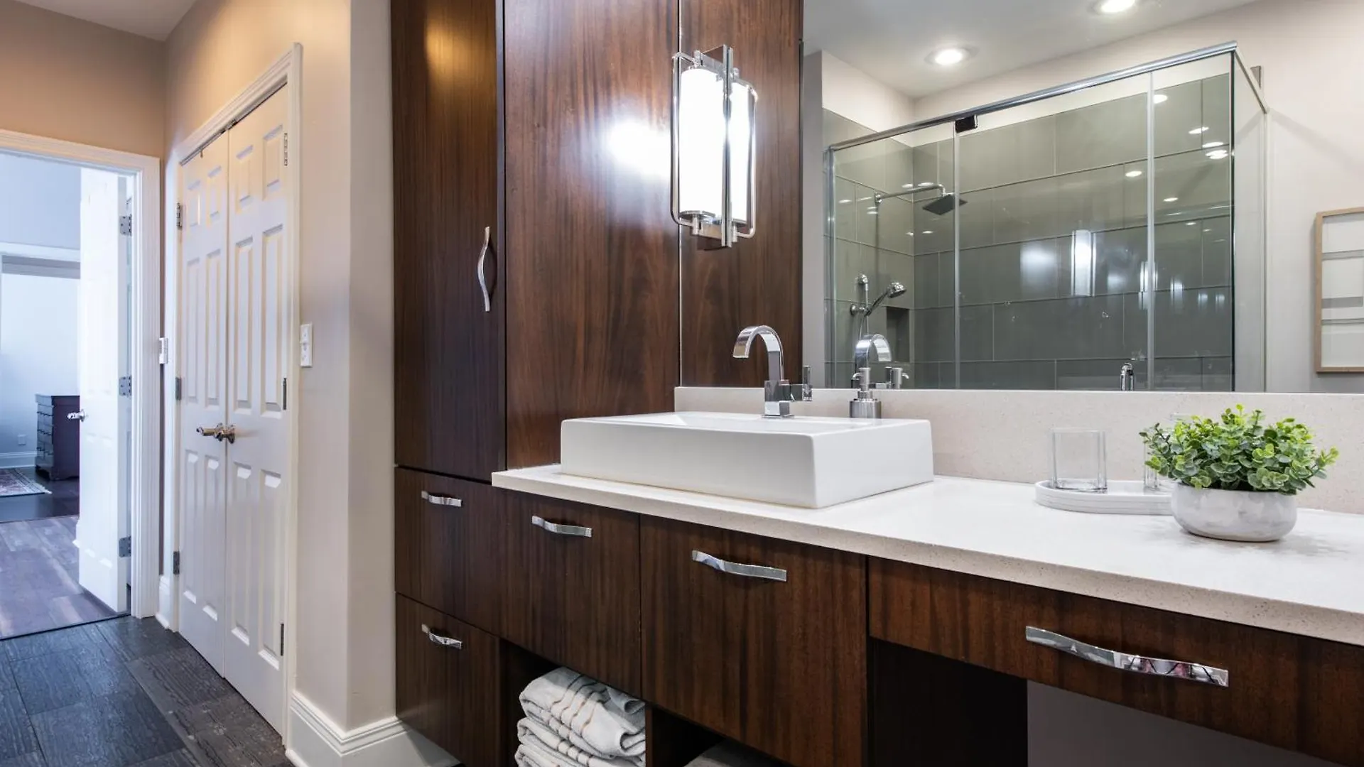 Luxe Louisville Condo~King Br~Near Yum Center
