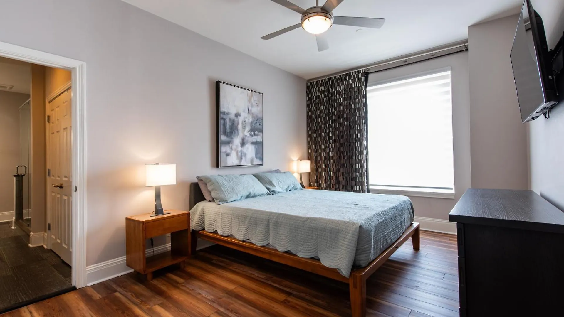 Luxe Louisville Condo~King Br~Near Yum Center Apartment