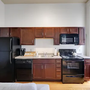  Apartment Historic Charm, Walkable Entertainment